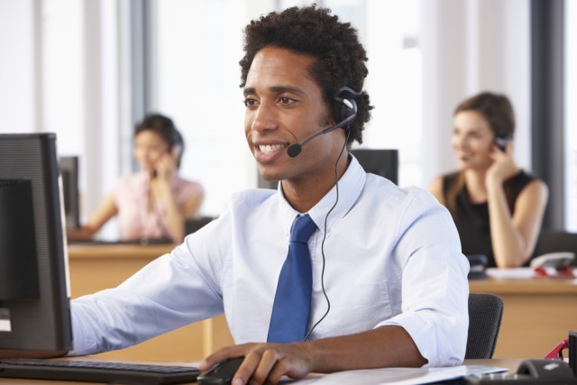 NCO Adviser talking to customer on the phone